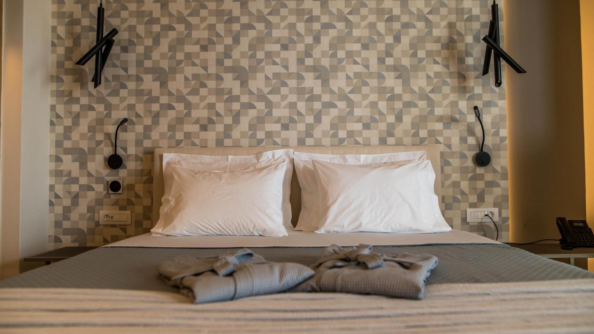 Alissachni Seaside Hotel Дервенион Екстериор снимка
