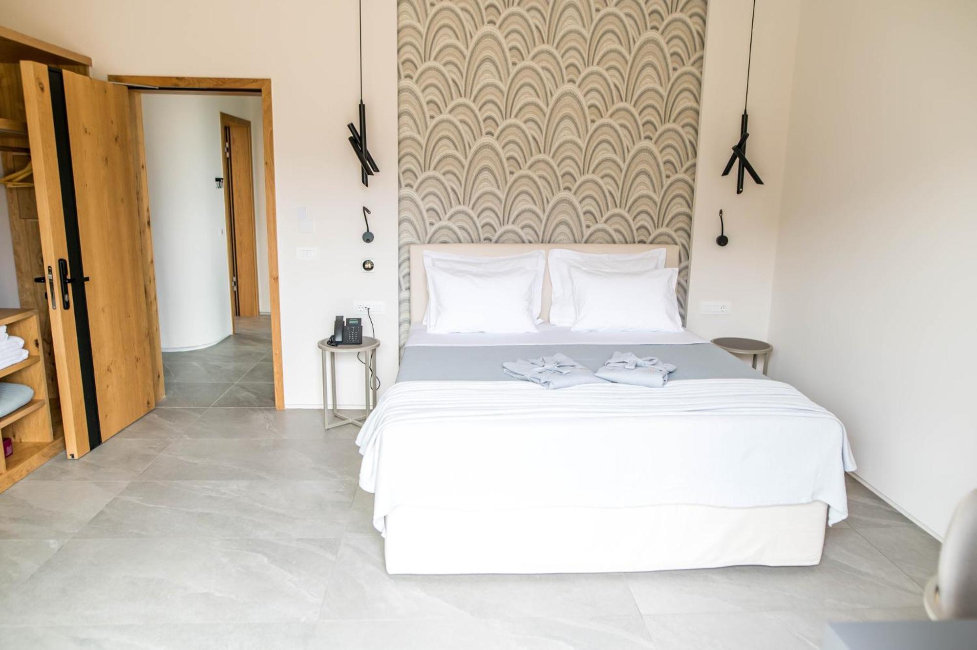 Alissachni Seaside Hotel Дервенион Екстериор снимка