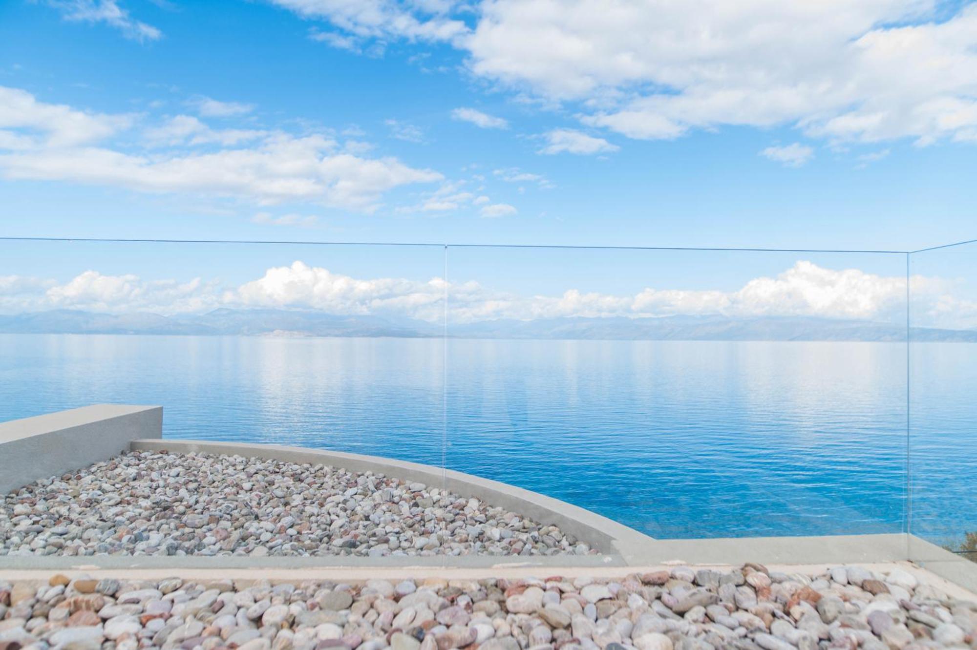 Alissachni Seaside Hotel Дервенион Екстериор снимка
